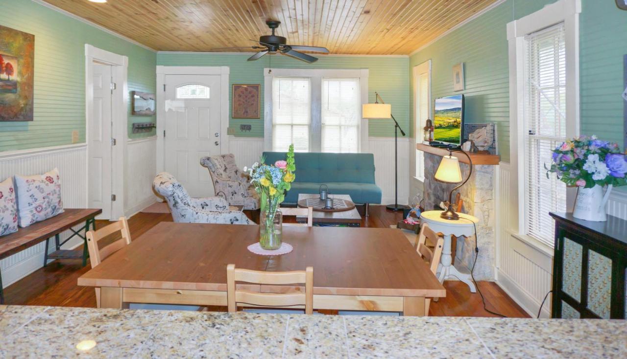 Bungalows On The Square- Unit 1 Wimberley Exteriör bild